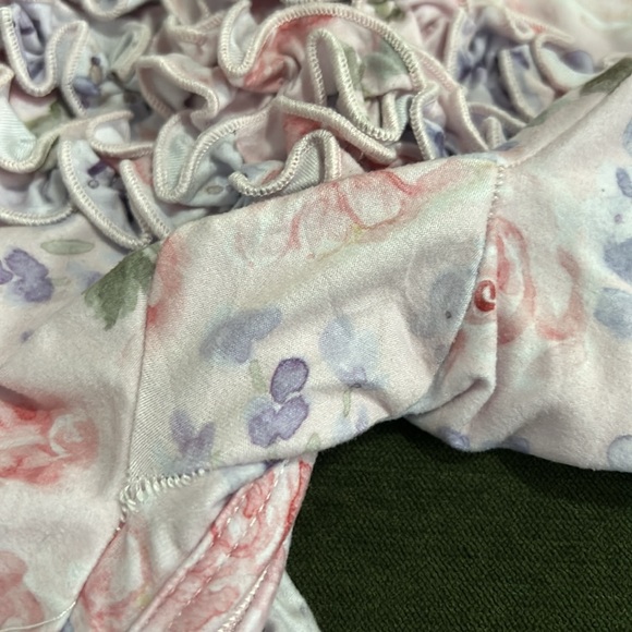 Henlee’s Hydrangea Zipper Ruffle Footie - Picture 4 of 4